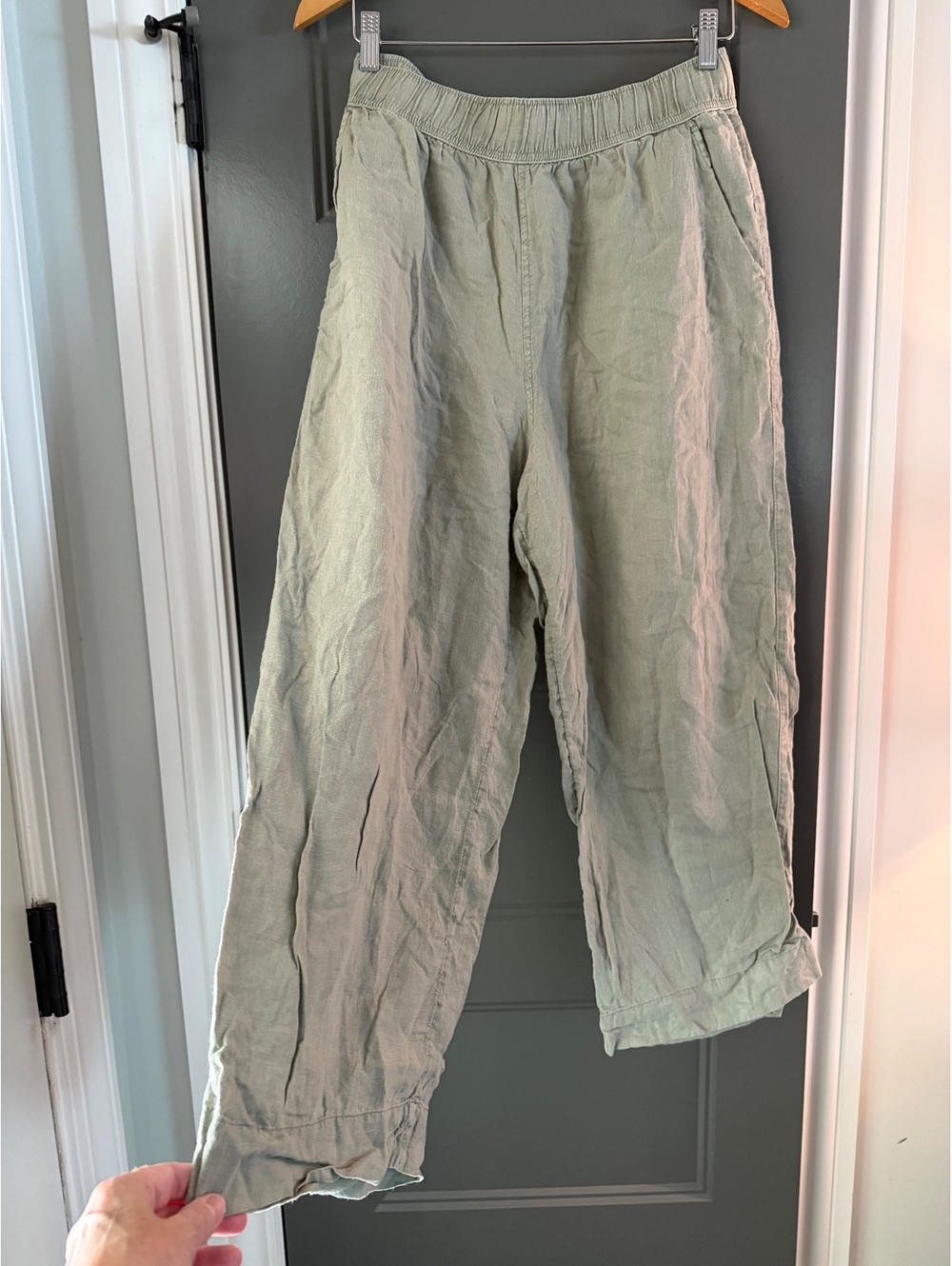Tahari Essentials womans Linen Capri Pants